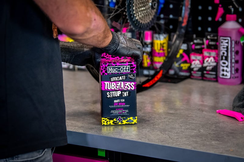 Muc Off Muc-Off Ultimate Tubeless Setup Kit, Road/Gravel/CX 60mm - Tubeless Conversion Kit for Bikes - Includes Tubeless Tire Sealant and Tubeless Valve Stems - Image 4